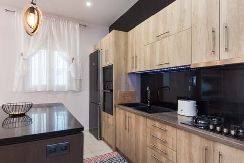 Apartment | Private kitchen | Full-size fridge, microwave, oven, toaster