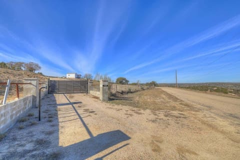 Entryway to property - Look for K Gate on the concrete pilar