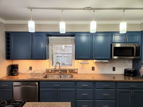 Kitchen w/ Stainless Steel appliances