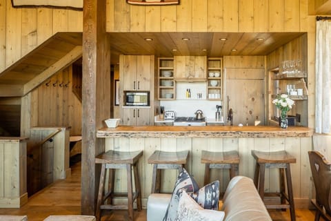 Indoors, Hardwood, Kitchen, Furniture, Living Room