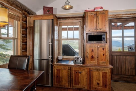 Indoors, Hardwood, Stained Wood, Microwave, Oven