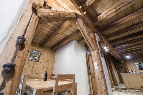 b6c126e0-1132-40a6-98b9-cc96fd07ce17