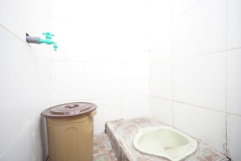 Basic Double Room | Bathroom | Shower, soap