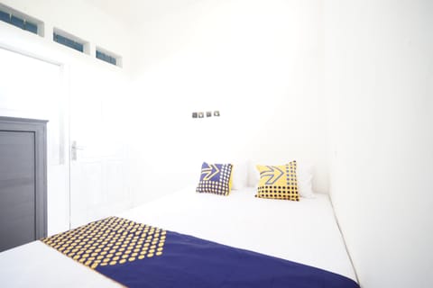 Basic Double Room | Free WiFi, bed sheets