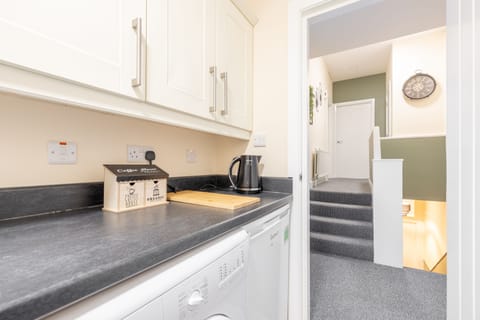 7e743d06-e7f2-4b72-891d-b6a2f9155be9