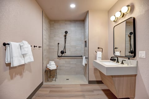 Standard Room | Bathroom | Towels