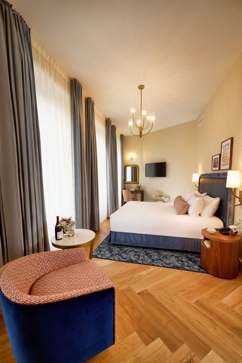 Fleury King Room | Premium bedding, free minibar, in-room safe, desk