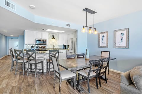 Condo, Multiple Beds (Phoenix 10 603) | Dining