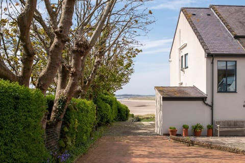 Seascape - External - Rhosneigr