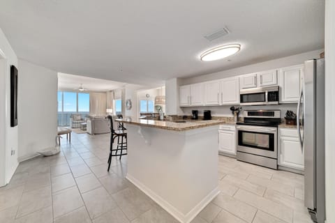 Condo, Multiple Beds (Spanish Key 510) | Private kitchen | Oven, toaster, paper towels