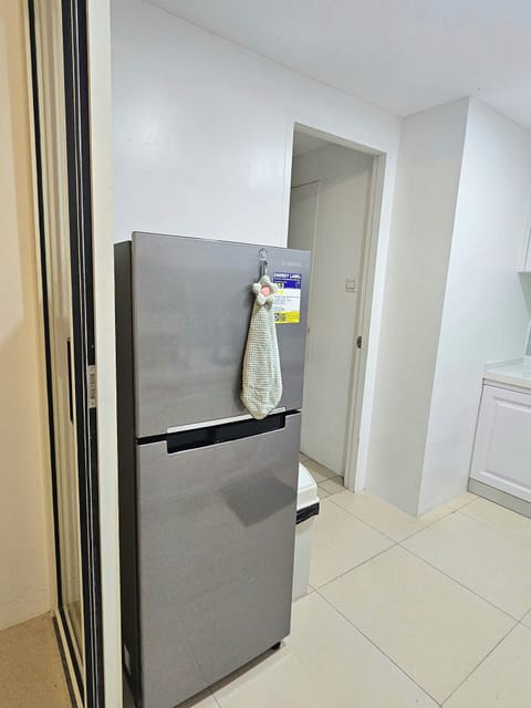 Grand Apartment, 2 Bedrooms | Private kitchen | Full-size fridge, microwave, stovetop, cookware/dishes/utensils