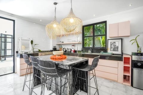 Exclusive Villa | Dining room