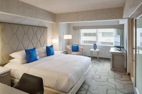 Premium Suite, 1 King Bed | Egyptian cotton sheets, premium bedding, down comforters, pillowtop beds