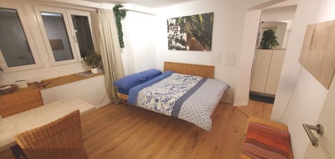 Deluxe Studio | Blackout drapes, iron/ironing board, free WiFi, bed sheets