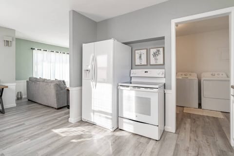 Full size appliances!