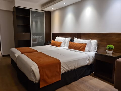 Classic Double Room | Pillowtop beds, minibar, in-room safe, desk