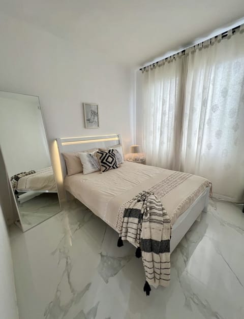 Apartment | 2 bedrooms, iron/ironing board, free WiFi, bed sheets