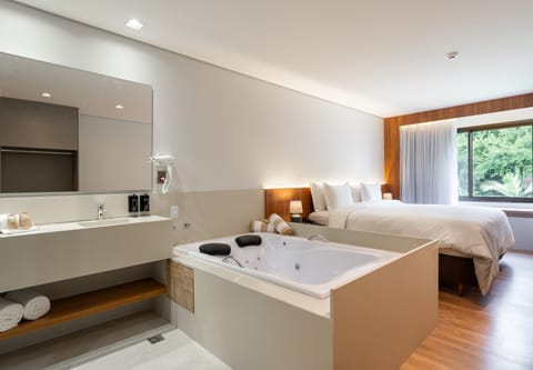 Luxury Room | Desk, free WiFi