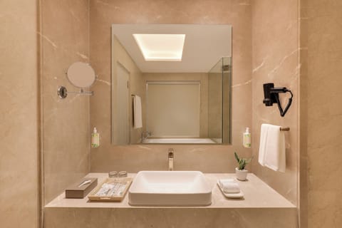 Executive Studio Suite | Bathroom | Slippers