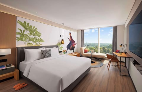 Executive Room, 1 King Bed (Forest View) | Premium bedding, Select Comfort beds, minibar, in-room safe