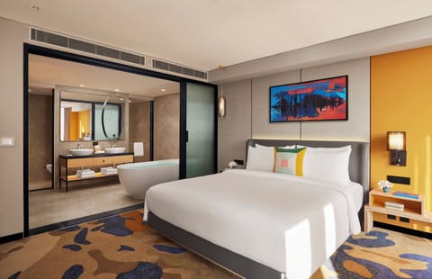 Suite, 1 King Bed | Premium bedding, Select Comfort beds, minibar, in-room safe
