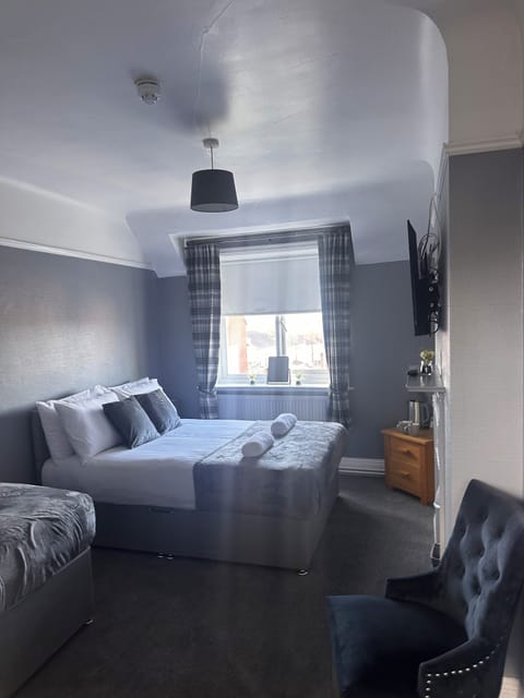 Double Room, Ensuite | Free WiFi, bed sheets