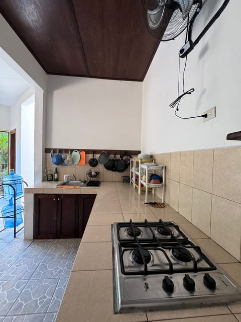 Classic Room, Hearing Accessible, Courtyard View | Private kitchen | Oven, toaster, blender, cleaning supplies