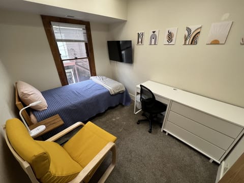 Standard Single Room, Non Smoking | Desk, laptop workspace, iron/ironing board, free WiFi