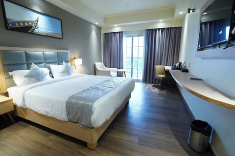 Premium Room | Desk, iron/ironing board, free WiFi, bed sheets