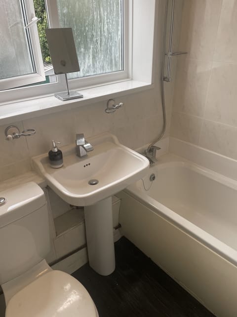 House | Bathroom | Separate tub and shower, deep soaking tub, towels