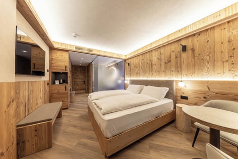 Deluxe Double or Twin Room, Balcony, Mountain View | Hypo-allergenic bedding, down comforters, memory foam beds, in-room safe