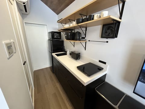 Design Cabin | Private kitchen | Mini-fridge, microwave, stovetop, electric kettle