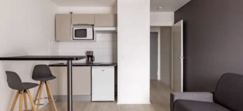 1 bedroom, desk, free WiFi, bed sheets