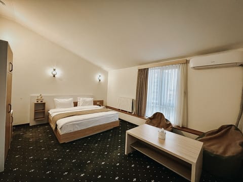 Luxury Double Room | Egyptian cotton sheets, premium bedding, minibar, free WiFi