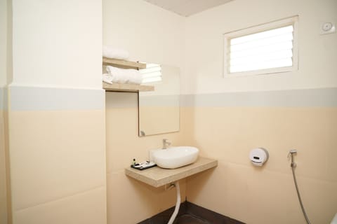 Superior Double or Twin Room, 1 Bedroom | Bathroom | Slippers