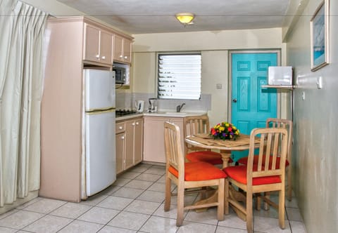 Superior Apartment, 1 Bedroom | Private kitchenette | Full-size fridge, microwave, stovetop, coffee/tea maker