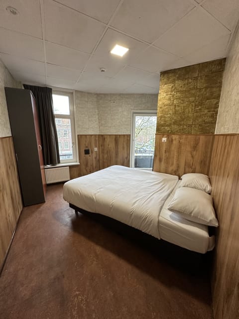 Superior Double Room, Balcony, City View | Free WiFi, bed sheets