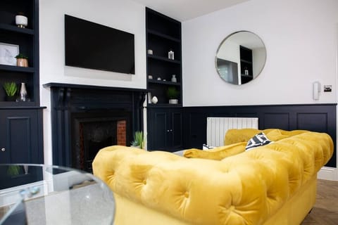 Living area with 50 inch tv. Streaming services like Netflix included. You are welcome to login to your own services also.