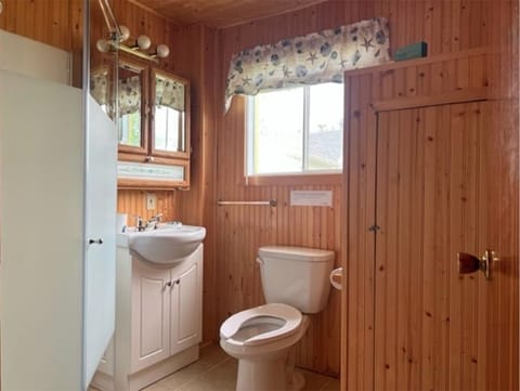 Comfort Cottage | Bathroom | Towels