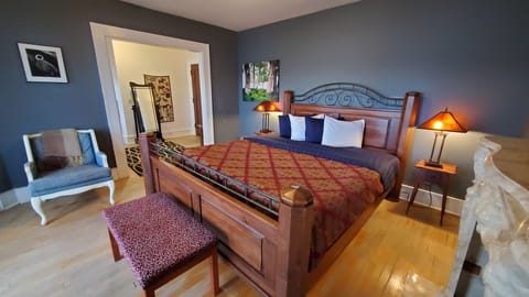 Premium Double Room, Ensuite, Lake View (Walt Whitman) | Hypo-allergenic bedding, desk, laptop workspace, iron/ironing board