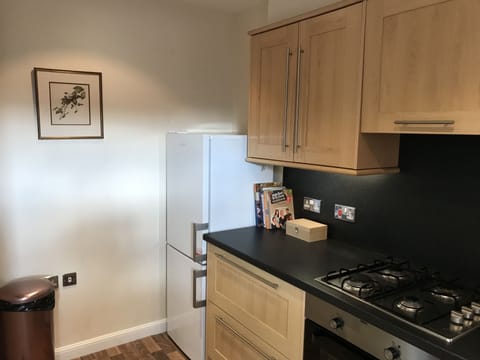 Cottage, 2 Bedrooms | Private kitchen | Fridge, microwave, electric kettle