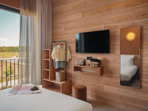 Comfort Room | Individually decorated, individually furnished, desk, blackout drapes