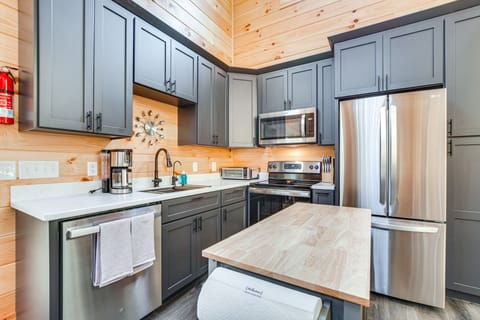 Kitchen | 1st Floor | 2-Story Cabin