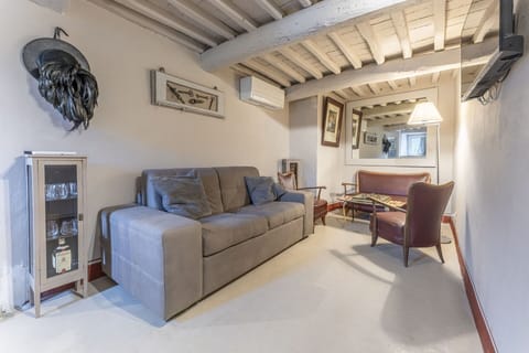 Autumn, Living Room, Spring, Summer