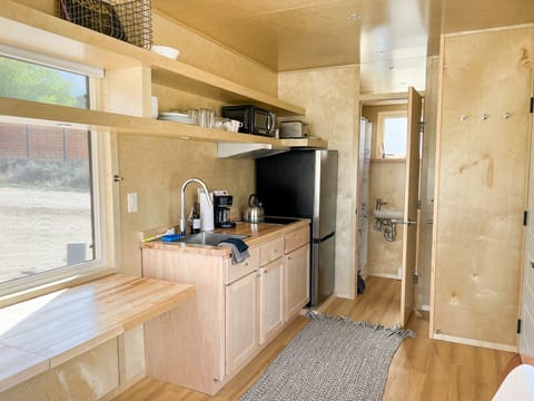 Columbia20Interior202