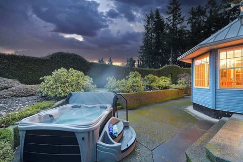 Private Hot Tub