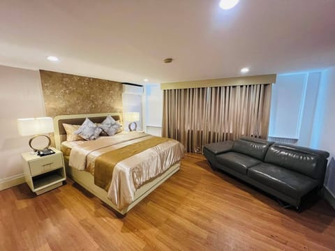 Superior Room, 1 Queen Bed | Free WiFi, bed sheets