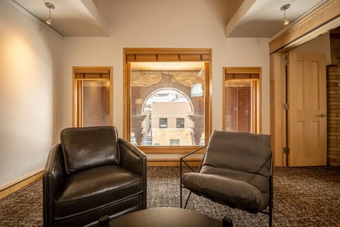 Family Suite | In-room safe, individually decorated, individually furnished, desk