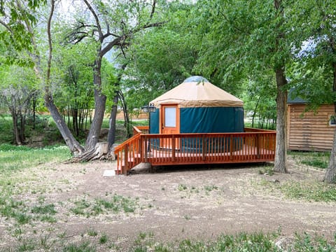 Yurt20exterior201