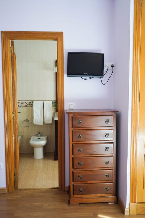 Standard Room | Blackout drapes, iron/ironing board, free WiFi, bed sheets